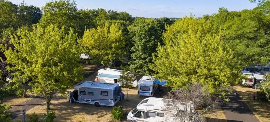 Camping de Montlouis-sur-Loire — Camping vanlife à Montlouis-sur-Loire, Centre-Val de Loire