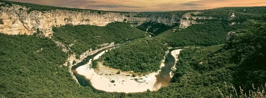 Camping Les Dolmens — Camping vanlife à Rignac, Aveyron