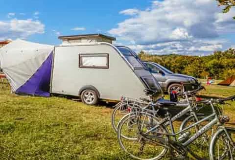 Camping de Corneuil — Camping vanlife à Corneuil, Normandie
