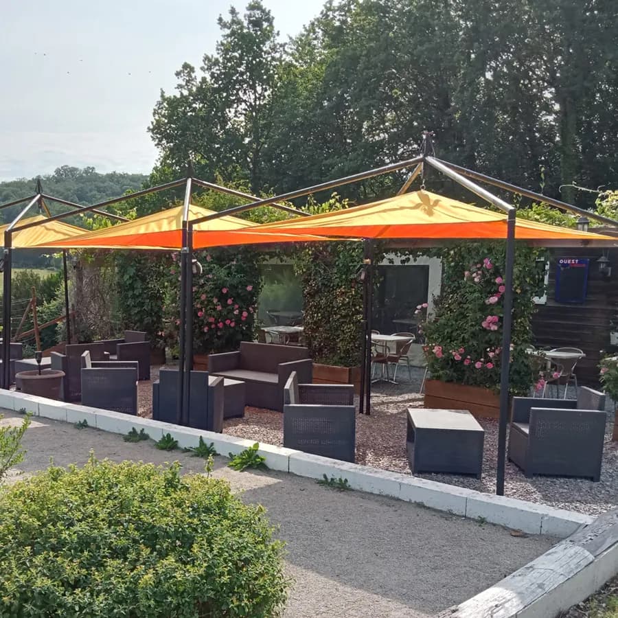 Camping La Perle — Camping vanlife à Besse-et-Saint-Anastaise, Auvergne-Rhône-Alpes