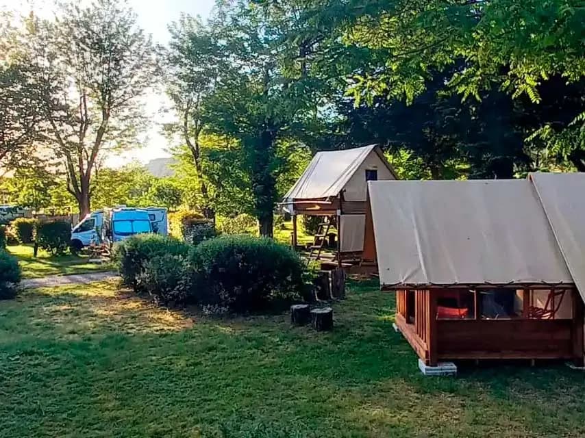 Camping Castanhada — Camping vanlife à Paulhac, Haute-Vienne
